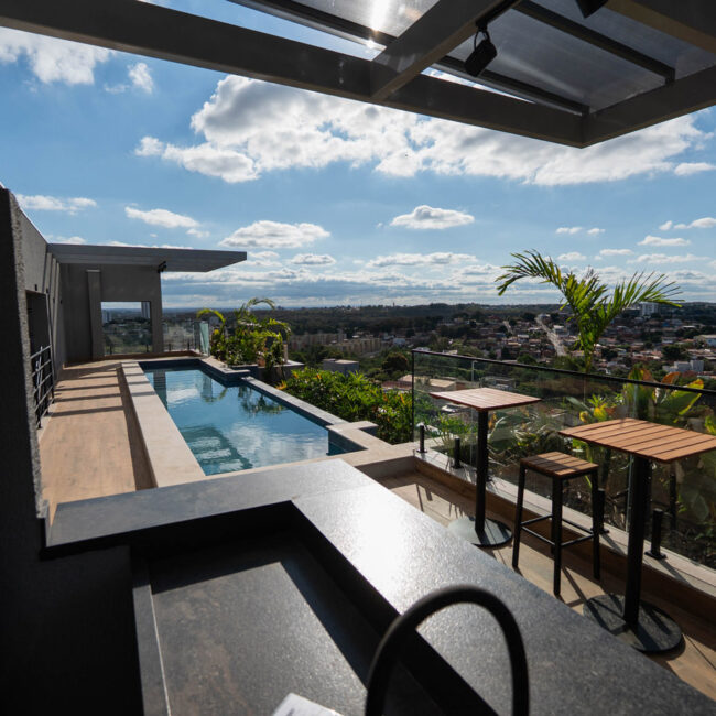 Piscina com Borda Infinita